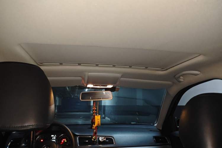 Used Volkswagen Lavida 2013 Restyled Classic 1.6L Automatic Comfort Edition Headliner