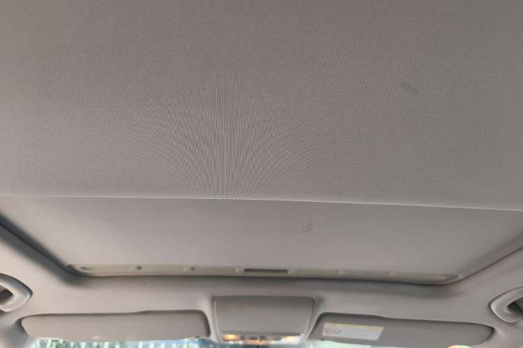 Used Volkswagen Lavida 2013 1.6L Automatic Comfort Edition Headliner