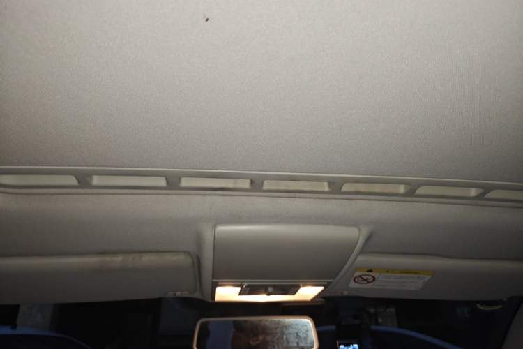 Used Volkswagen Lavida 2013 1.6L Automatic Comfort Edition Headliner