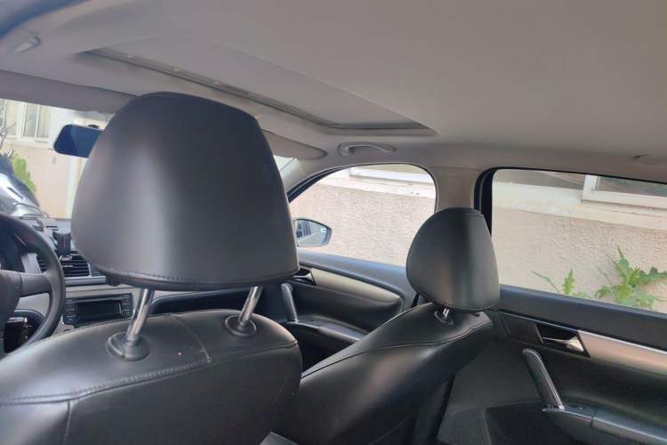 Used Volkswagen Lavida 2013 Restyled Classic 1.6L Manual Comfort Edition Headliner