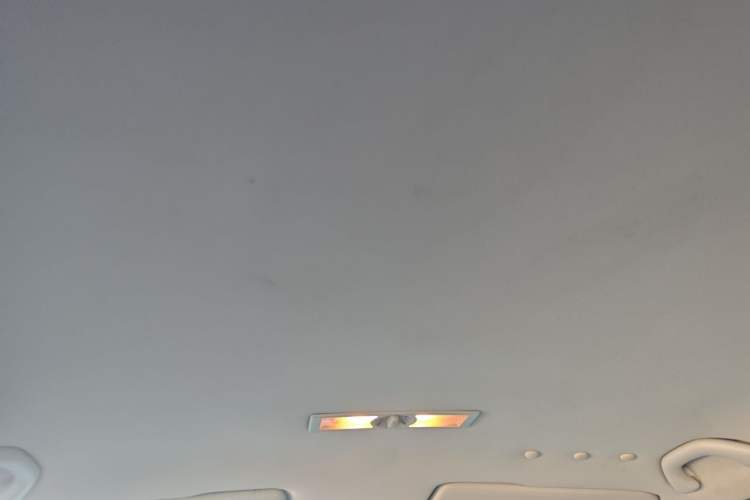 Used Volkswagen Lavida 2013 Revised Classic 1.6L Automatic Fashion Edition Headliner