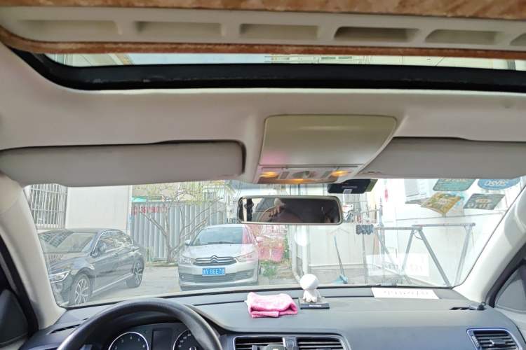 Used Volkswagen Lavida 2013 Restyled Classic 1.6L Automatic Comfort Edition Headliner