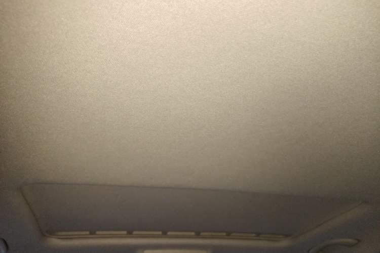 Used Volkswagen Lavida 2013 1.6L Automatic Comfort Edition Headliner