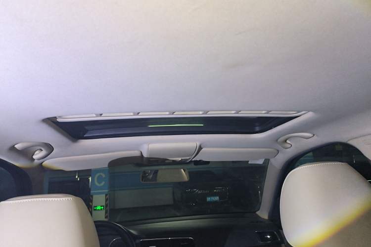 Used Volkswagen Lavida 2013 Restyled Classic 1.6L Manual Comfort Edition Headliner