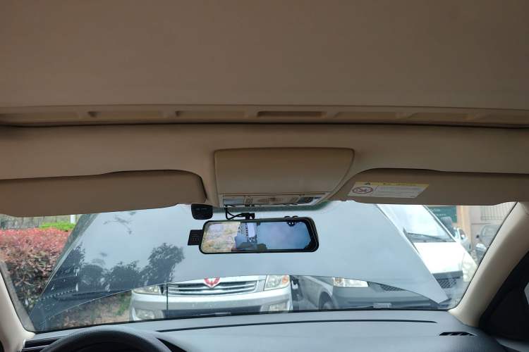 Used Volkswagen Lavida 2013 Restyled Classic 1.6L Manual Comfort Edition Headliner