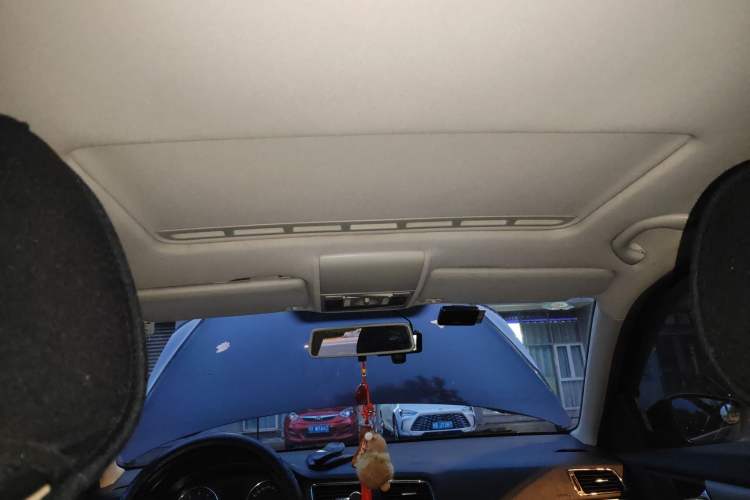 Used Volkswagen Lavida 2013 Restyled Classic 1.6L Manual Comfort Edition Headliner