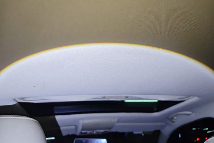 Used Volkswagen Lavida 2013 1.6L Automatic Comfort Edition Headliner