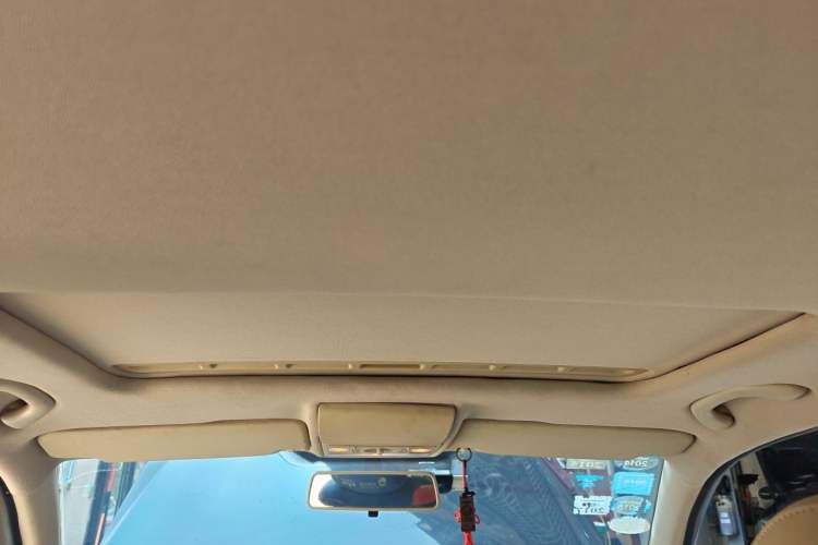 Used Volkswagen Lavida 2013 Restyled Classic 1.6L Manual Comfort Edition Headliner
