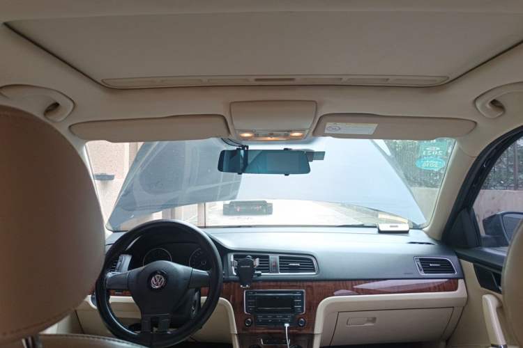 Used Volkswagen Lavida 2013 1.4TSI Manual Comfort Edition Headliner