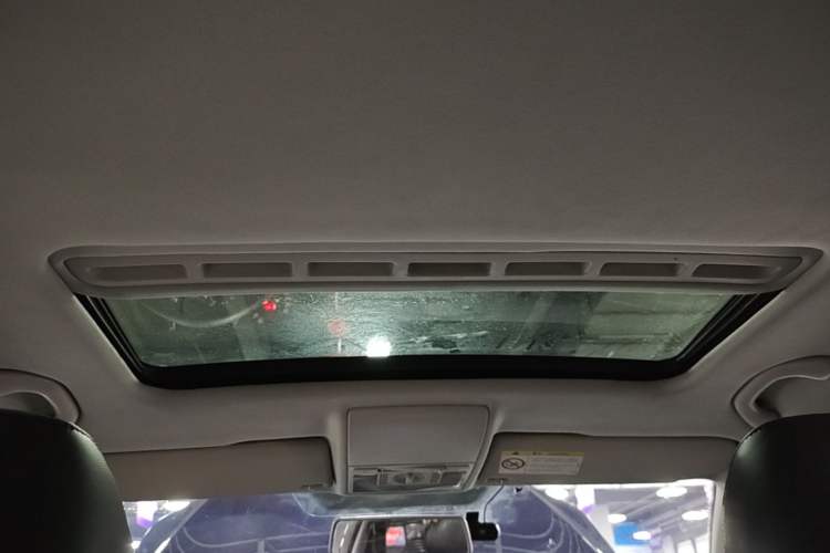 Used Volkswagen Lavida 2013 Restyled Classic 1.6L Automatic Comfort Edition Headliner
