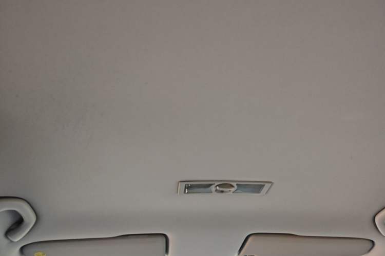 Used Volkswagen Lavida 2013 1.6L Automatic Fashion Edition Headliner