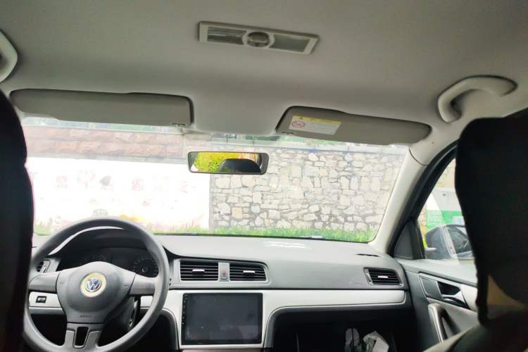 Used Volkswagen Lavida 2013 Revised Classic 1.6L Manual Fashion Edition Headliner