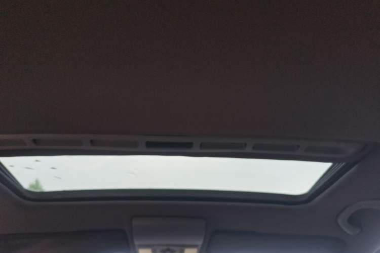 Used Volkswagen Lavida 2013 Restyled Classic 1.6L Automatic Comfort Edition Headliner
