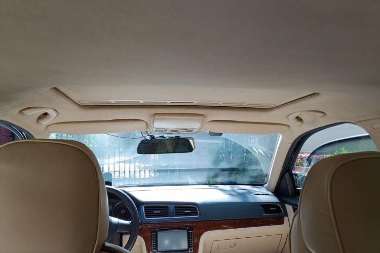 Used Volkswagen Lavida 2013 1.6L Automatic Comfort Edition Headliner