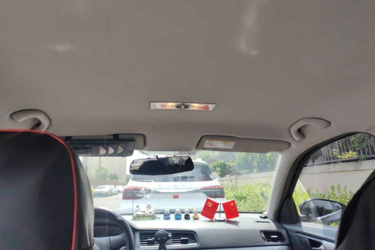 Used Volkswagen Lavida 2013 Revised Classic 1.6L Manual Fashion Edition Headliner