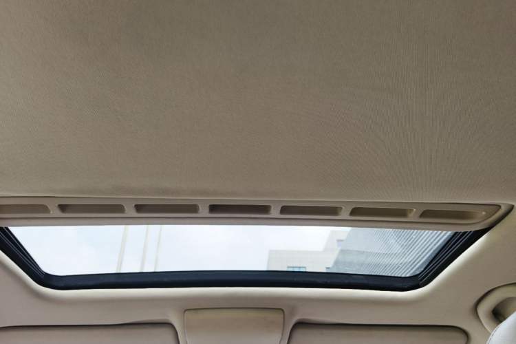 Used Volkswagen Lavida 2013 Classic 1.6L Manual Fashion Edition Headliner