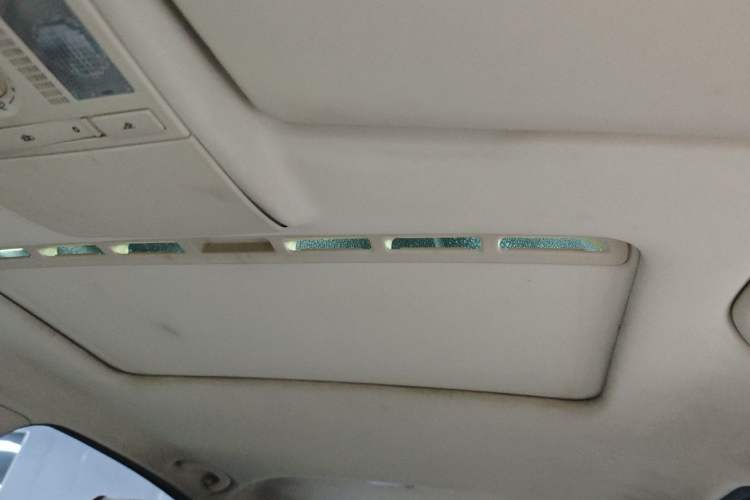 Used Volkswagen Lavida 2013 Restyled Classic 1.6L Manual Comfort Edition Headliner