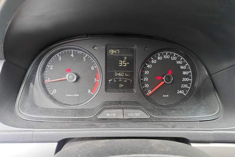 Used Volkswagen Lavida 2013 Revised Classic 1.6L Manual Fashion Edition Instrument Cluster