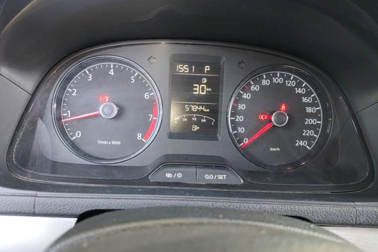 Used Volkswagen Lavida 2013 Revised Classic 1.6L Automatic Fashion Edition Instrument Cluster