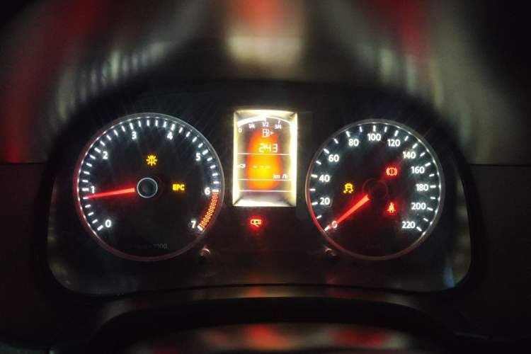 Used Volkswagen Lavida 2013 Classic 1.6L Manual Fashion Edition Instrument Cluster