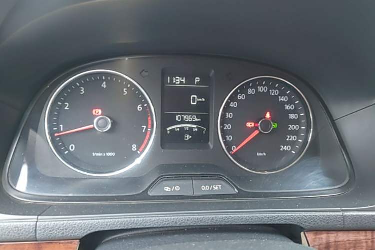Used Volkswagen Lavida 2013 Restyled Classic 1.6L Automatic Comfort Edition Instrument Cluster