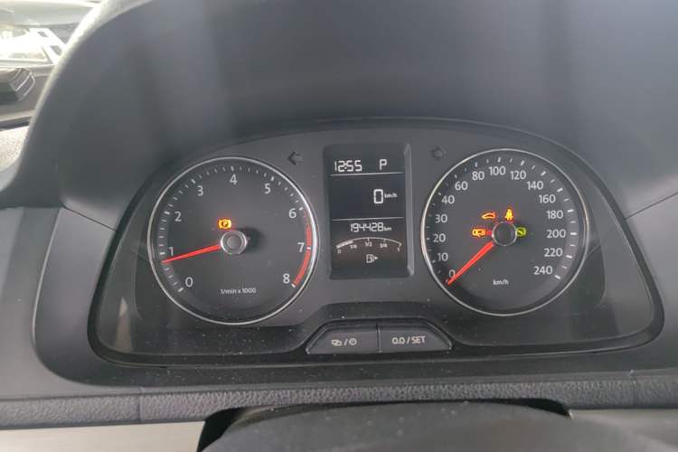Used Volkswagen Lavida 2013 Revised Version 1.4 TSI DSG Comfort Edition Instrument Cluster