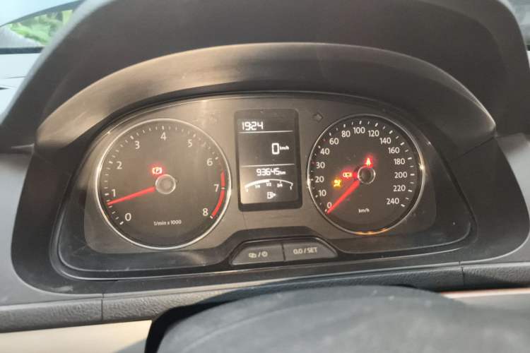 Used Volkswagen Lavida 2013 Restyled Classic 1.6L Manual Comfort Edition Instrument Cluster