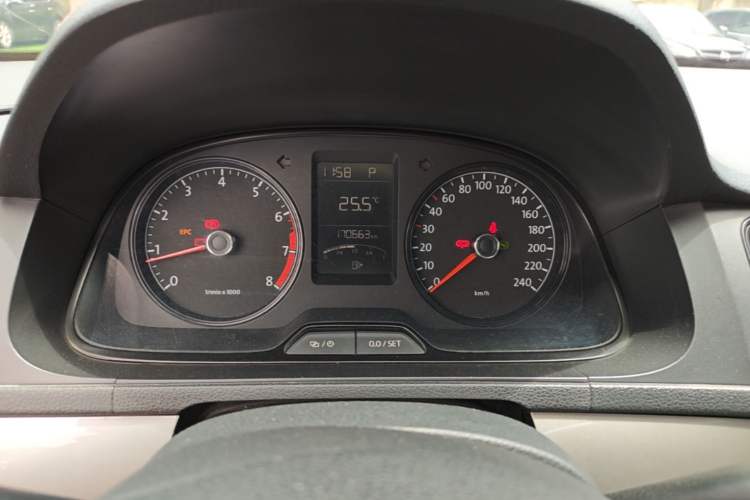 Used Volkswagen Lavida 2013 Revised Classic 1.6L Automatic Fashion Edition Instrument Cluster