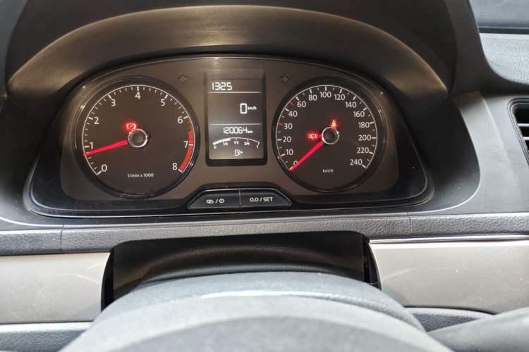 Used Volkswagen Lavida 2013 Revised Classic 1.6L Manual Fashion Edition Instrument Cluster
