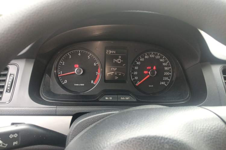 Used Volkswagen Lavida 2013 Revised Classic 1.6L Manual Fashion Edition Instrument Cluster