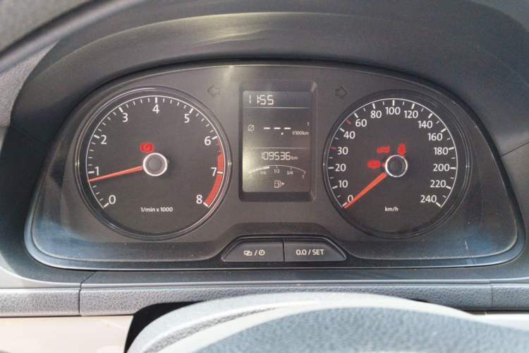 Used Volkswagen Lavida 2013 Revised Classic 1.6L Manual Fashion Edition Instrument Cluster