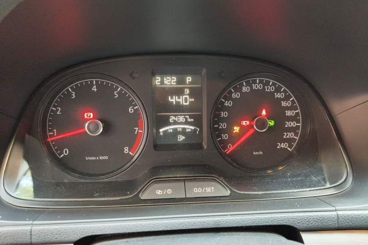 Used Volkswagen Lavida 2013 Revised Classic 1.6L Automatic Fashion Edition Instrument Cluster