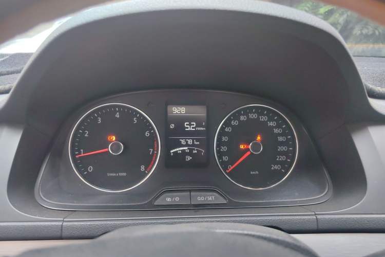 Used Volkswagen Lavida 2013 Restyled Classic 1.6L Manual Comfort Edition Instrument Cluster