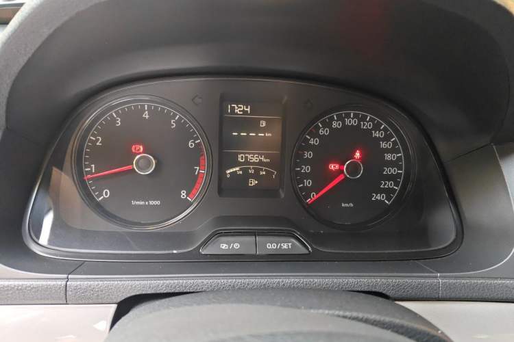 Used Volkswagen Lavida 2013 Revised Classic 1.6L Manual Fashion Edition Instrument Cluster