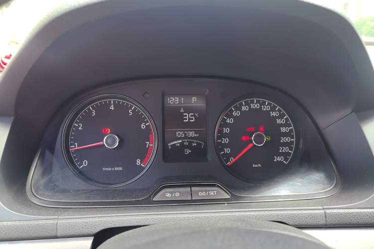 Used Volkswagen Lavida 2013 Revised Classic 1.6L Automatic Fashion Edition Instrument Cluster