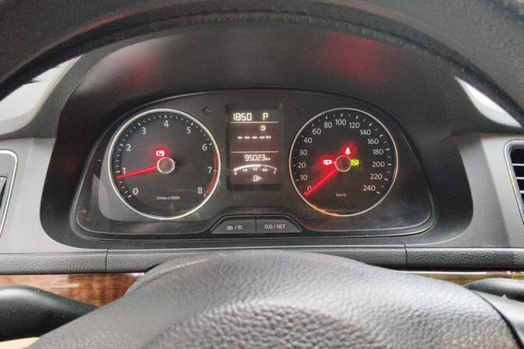 Used Volkswagen Lavida 2013 Restyled Classic 1.6L Automatic Comfort Edition Instrument Cluster