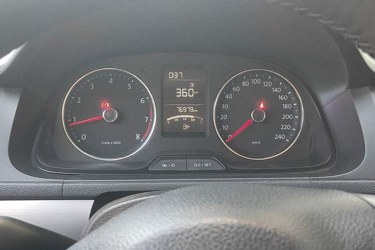 Used Volkswagen Lavida 2013 Restyled Classic 1.6L Manual Comfort Edition Instrument Cluster