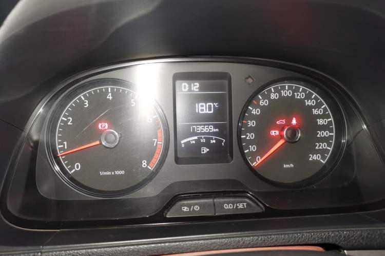 Used Volkswagen Lavida 2013 Revised Classic 1.6L Manual Fashion Edition Instrument Cluster