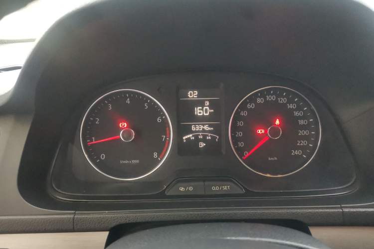 Used Volkswagen Lavida 2013 Revised Version 1.4 TSI Manual Comfort Edition Instrument Cluster