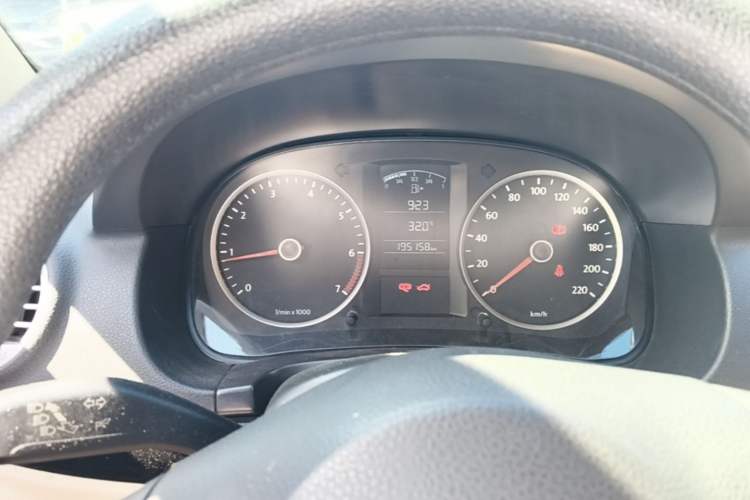 Used Volkswagen Lavida 2013 Classic 1.6L Manual Fashion Edition Instrument Cluster