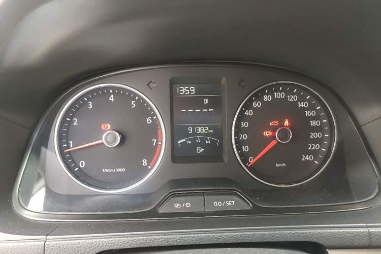 Used Volkswagen Lavida 2013 Restyled Classic 1.6L Manual Comfort Edition Instrument Cluster
