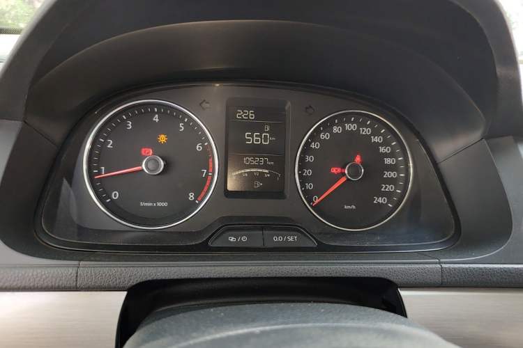 Used Volkswagen Lavida 2013 1.6L Manual Comfort Edition Instrument Cluster