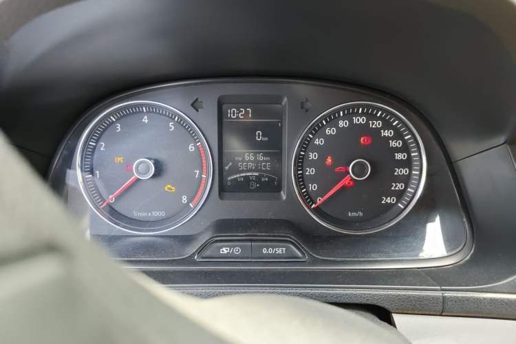 Used Volkswagen Lavida 2013 1.4TSI Manual Comfort Edition Instrument Cluster