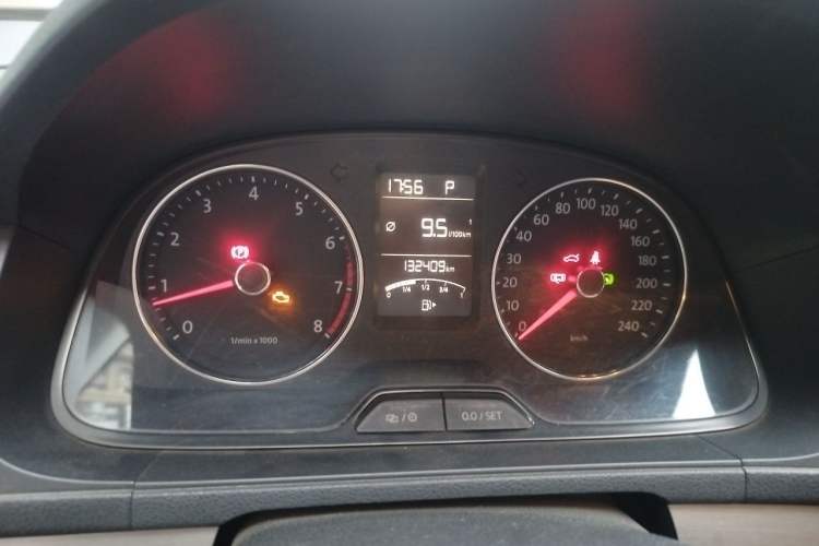 Used Volkswagen Lavida 2013 Restyled Classic 1.6L Automatic Comfort Edition Instrument Cluster