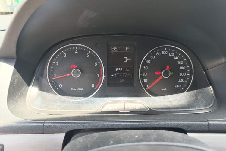 Used Volkswagen Lavida 2013 1.6L Automatic Comfort Edition Instrument Cluster