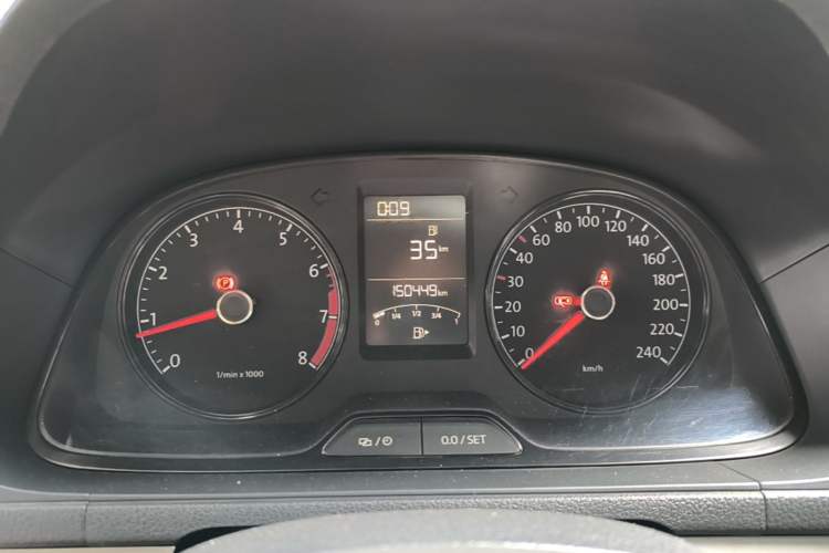 Used Volkswagen Lavida 2013 Revised Classic 1.6L Manual Fashion Edition Instrument Cluster