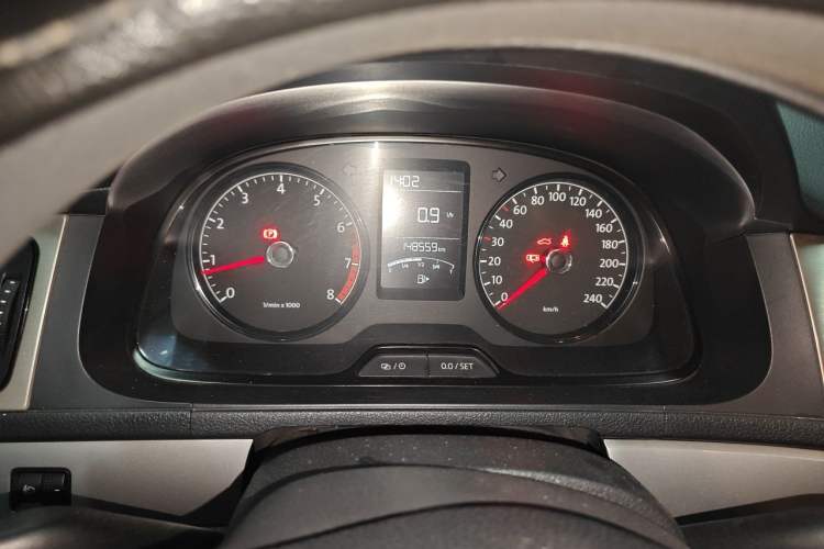 Used Volkswagen Lavida 2013 Revised Classic 1.6L Manual Fashion Edition Instrument Cluster