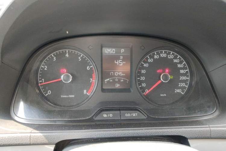 Used Volkswagen Lavida 2013 Revised Classic 1.6L Automatic Fashion Edition Instrument Cluster