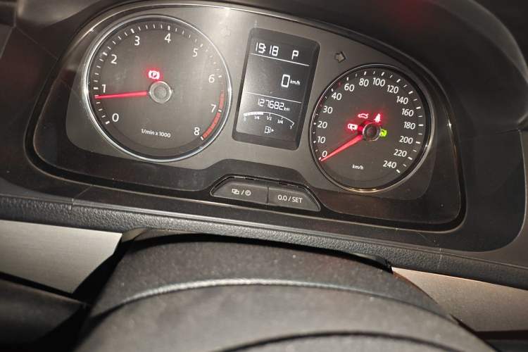 Used Volkswagen Lavida 2013 1.6L Automatic Comfort Edition Instrument Cluster