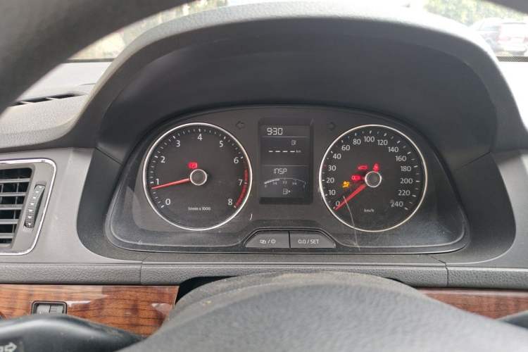 Used Volkswagen Lavida 2013 Restyled Classic 1.6L Manual Comfort Edition Instrument Cluster